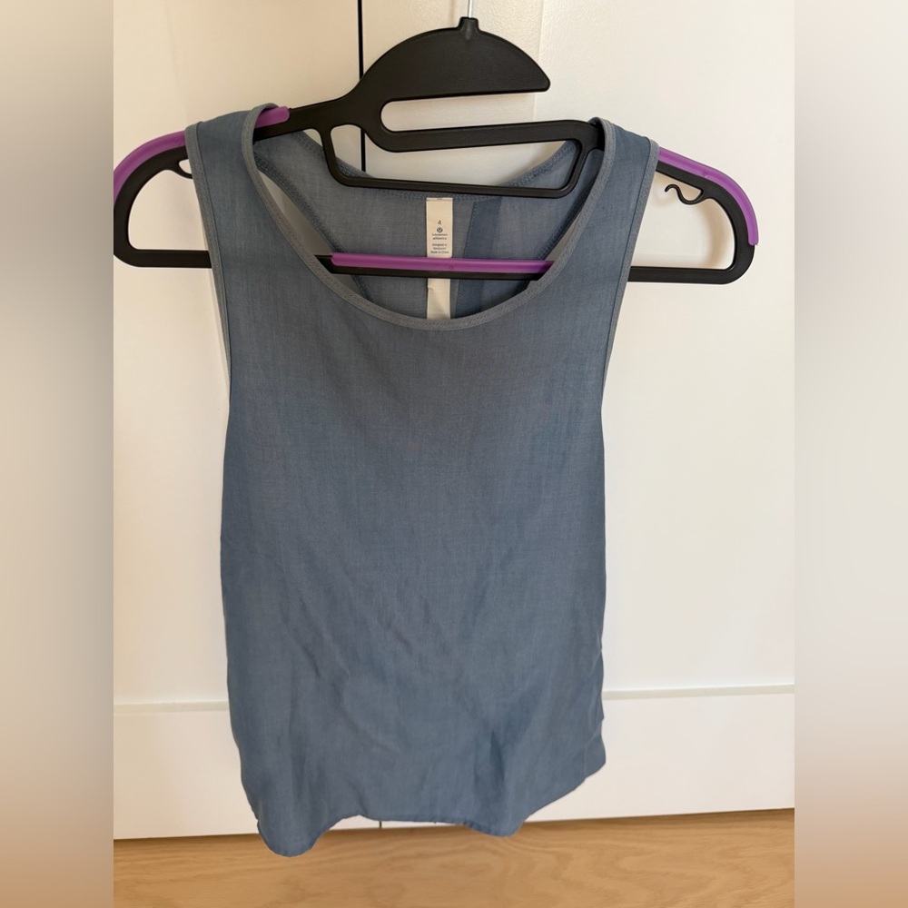 Lululemon All Tied Up Tank (Tencel) in Blue Denim Size 4 NWT